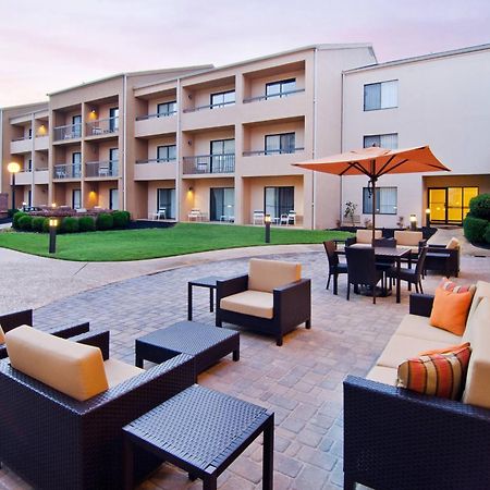 Courtyard By Marriott Huntsville University Drive Exterior foto